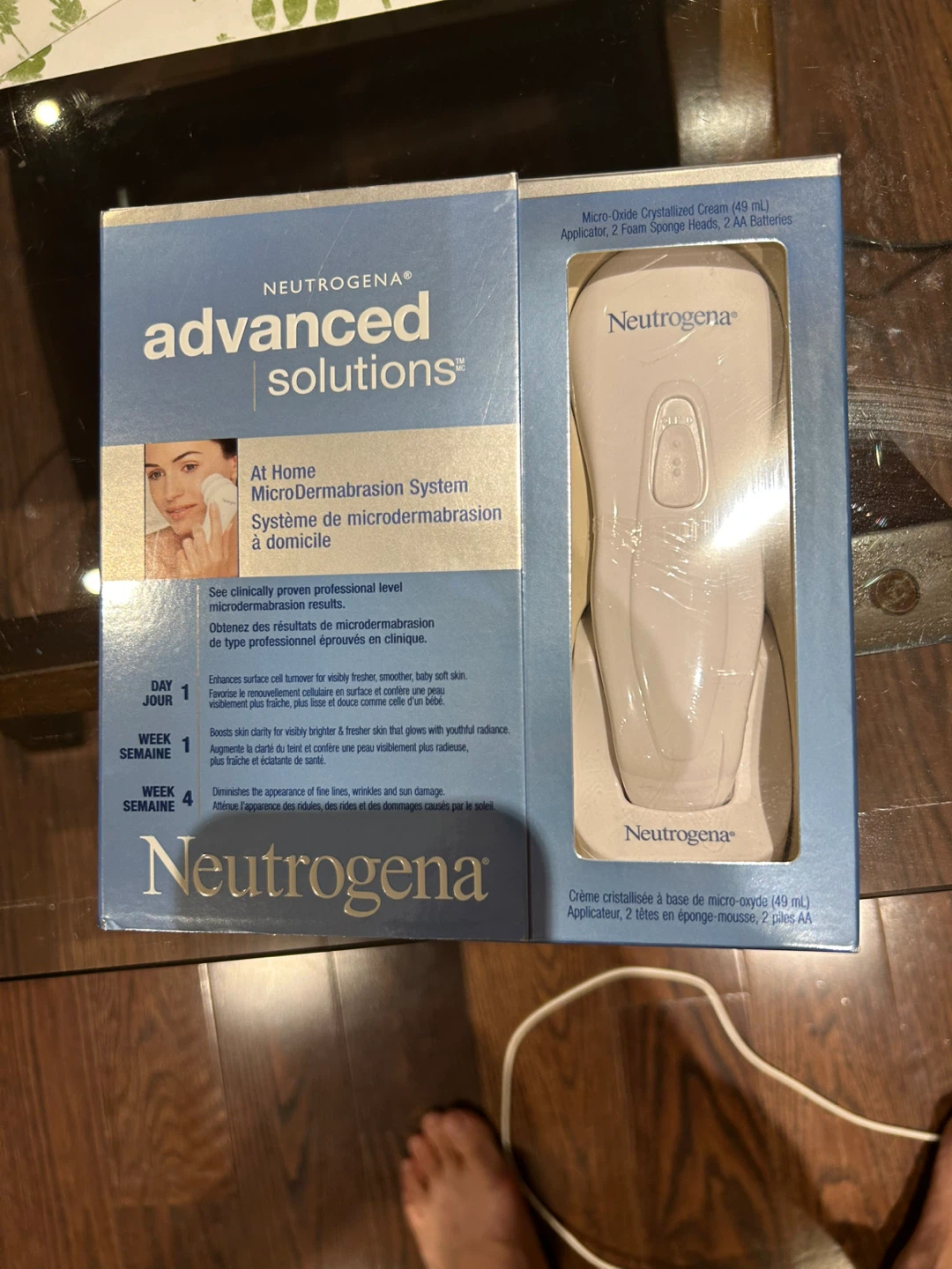 Neutrogena Advanced Solutions At Home MicroDermabrasion System