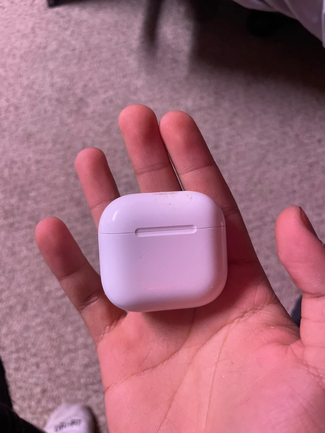 Apple AirPods Pro Charging Case - photo 2