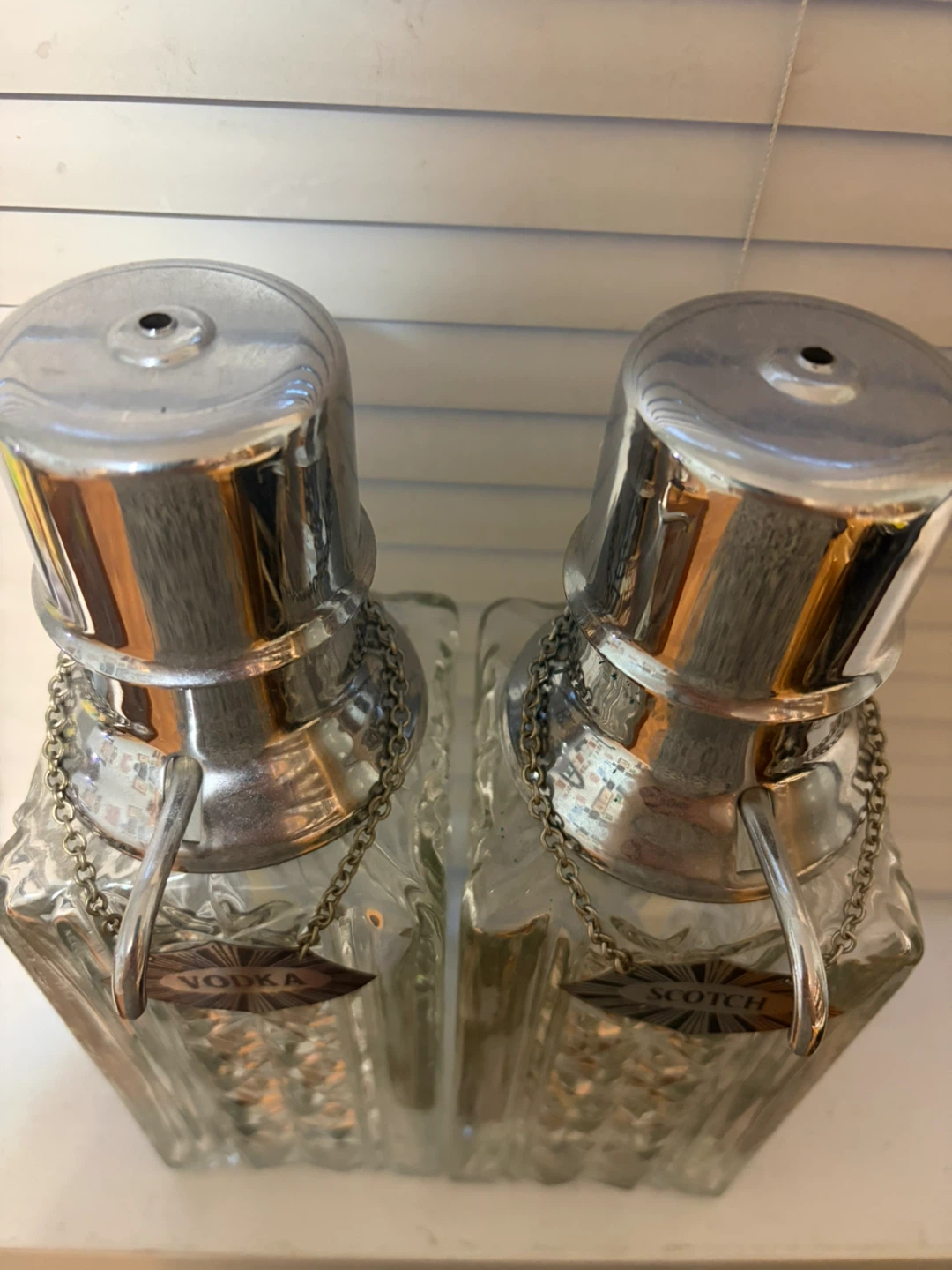 Set of 2 Vintage Glass Decanters - Vodka & Scotch - photo 2