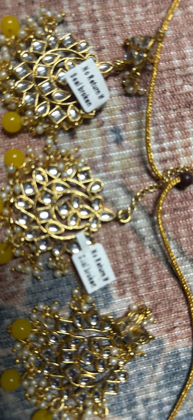 Gold Choker Necklace Set with Yellow Beads - photo 3