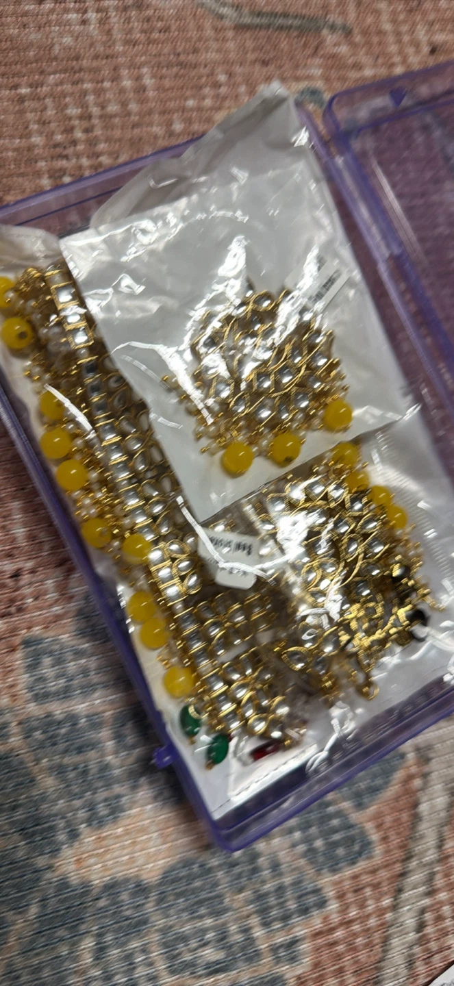 Gold Choker Necklace Set with Yellow Beads - photo 5