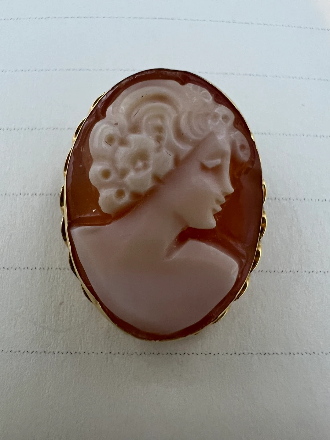 Vintage 14K Gold Hand-Carved Shell Cameo Brooch/Pendant