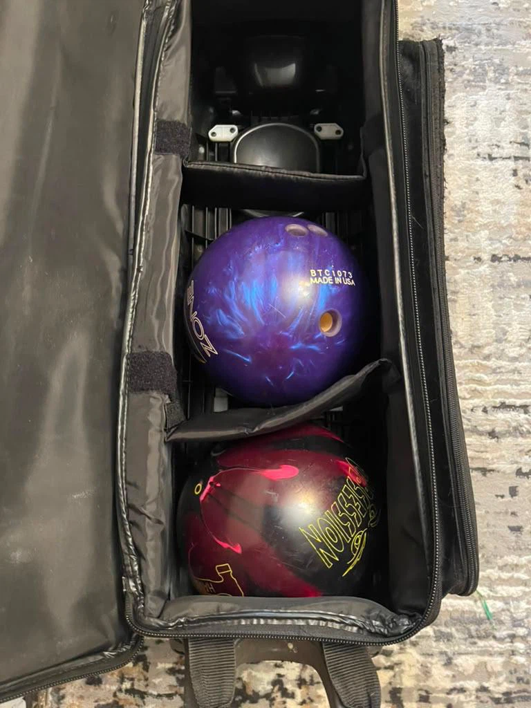 Brunswick 2-Ball Bowling Bag with Accessories