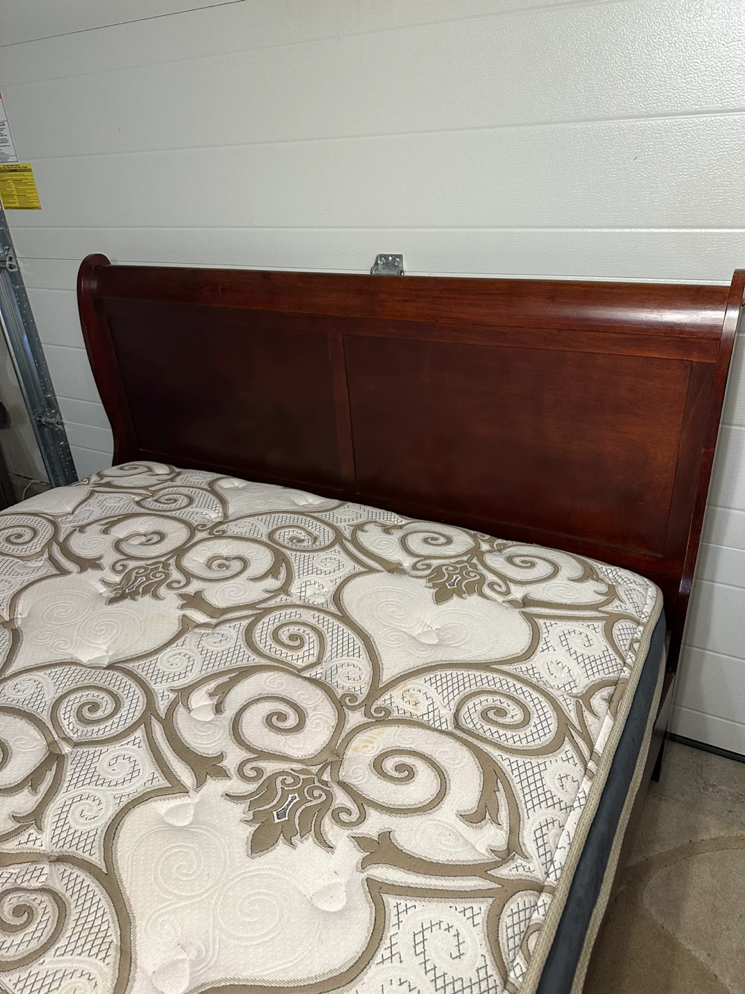 Queen size Bed Frame with Mattress–Excellent Condition - photo 5