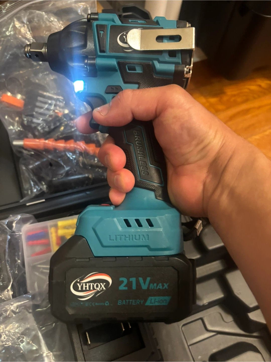 YHTQX 21V Max Brushless Impact Wrench Tool Kit