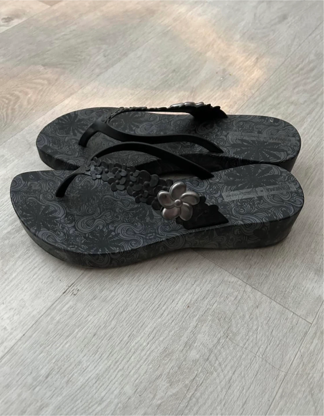 Wedged flip flops