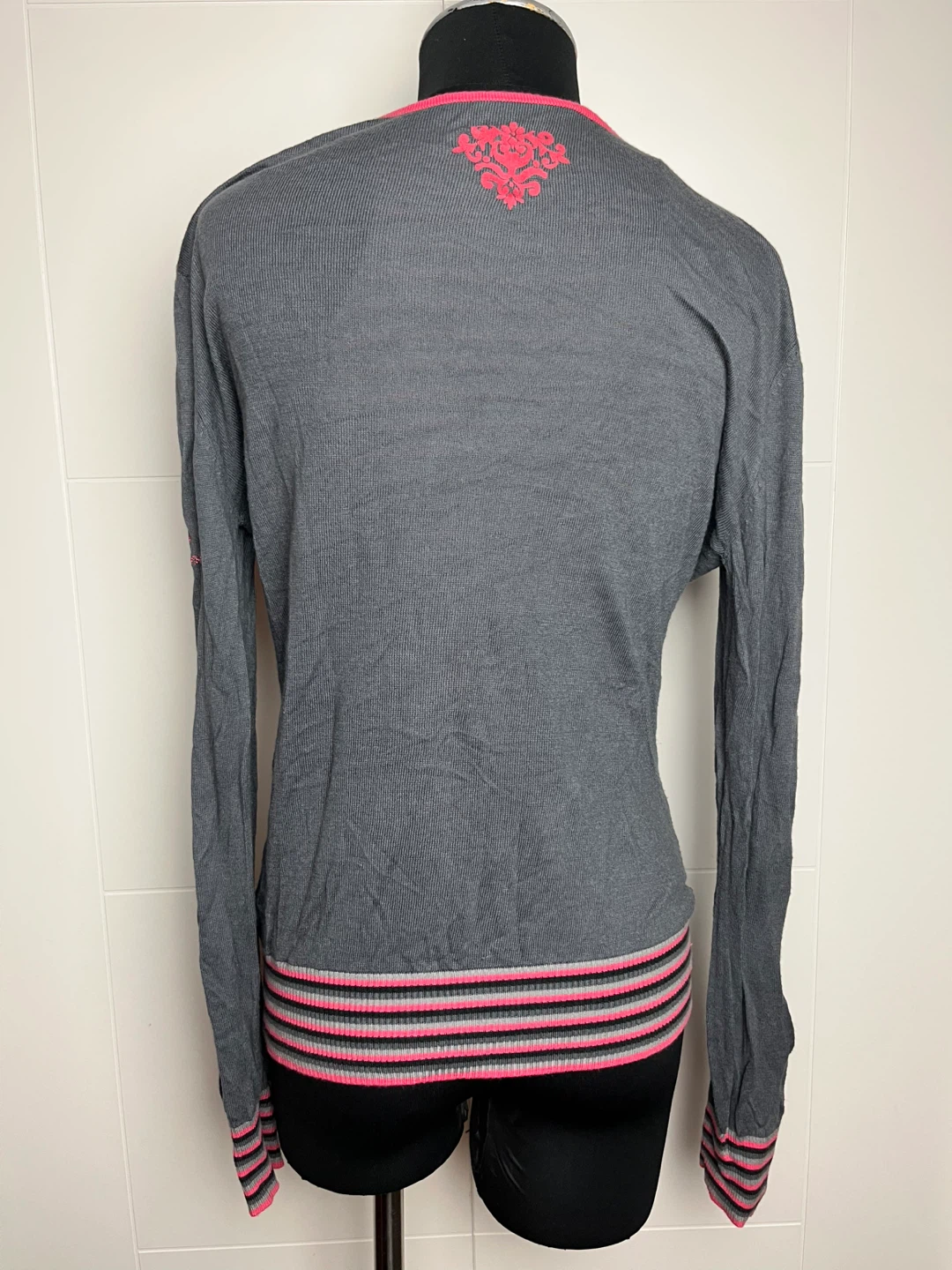 Espeleta Grey Pink Striped Sweater Size 2 - photo 2