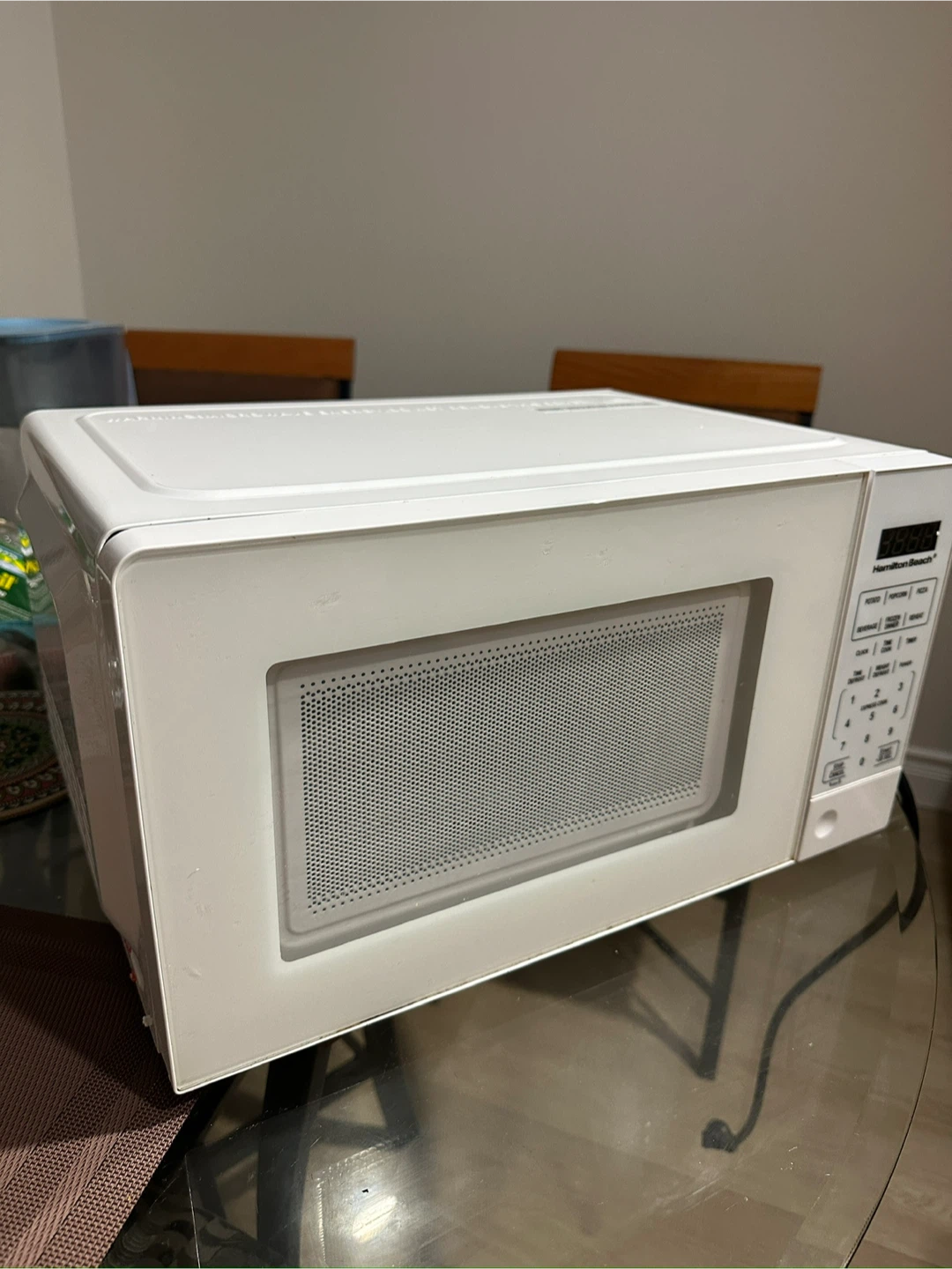 White Hamilton Beach Microwave - photo 2