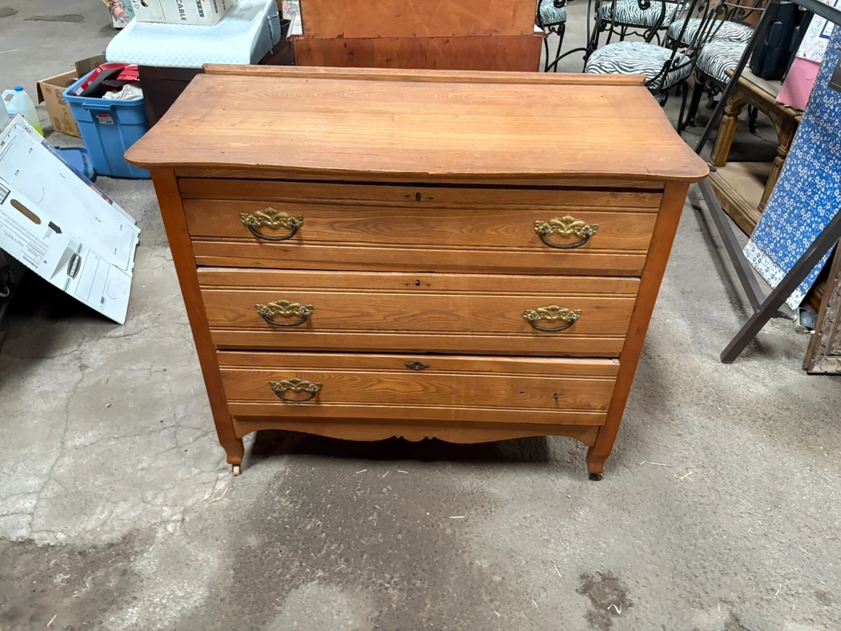 Antique 4-Drawer Chest - photo 3