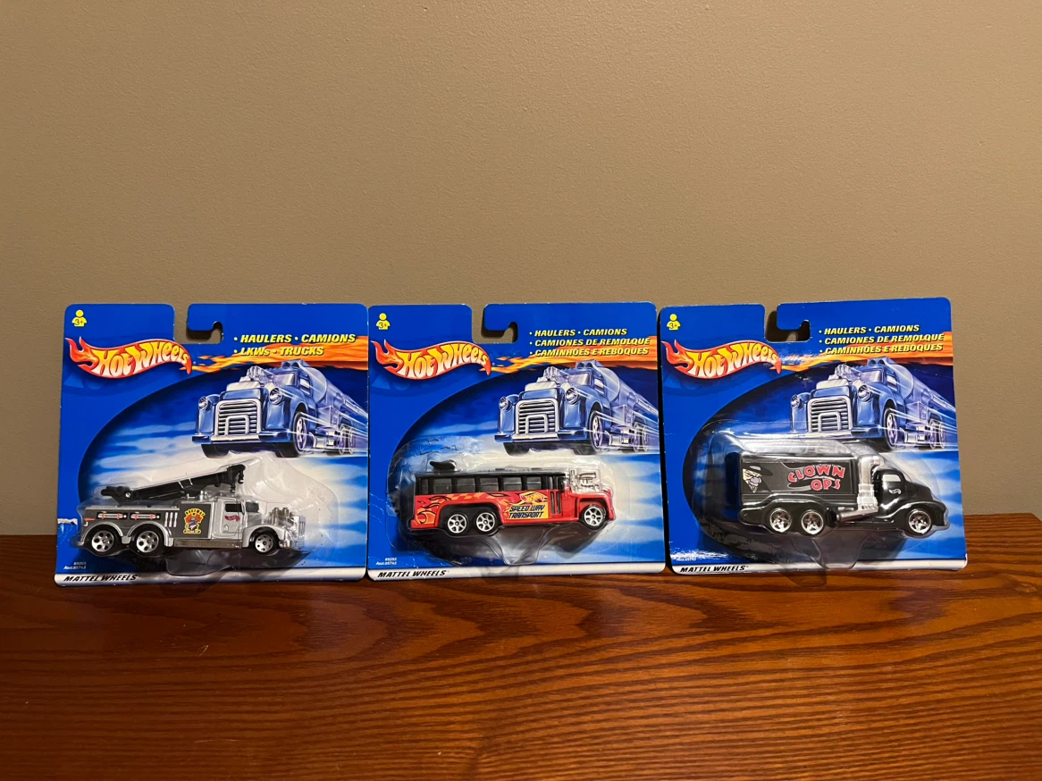 VINTAGE (2000) HOT WHEEL HAULERS (Read description)