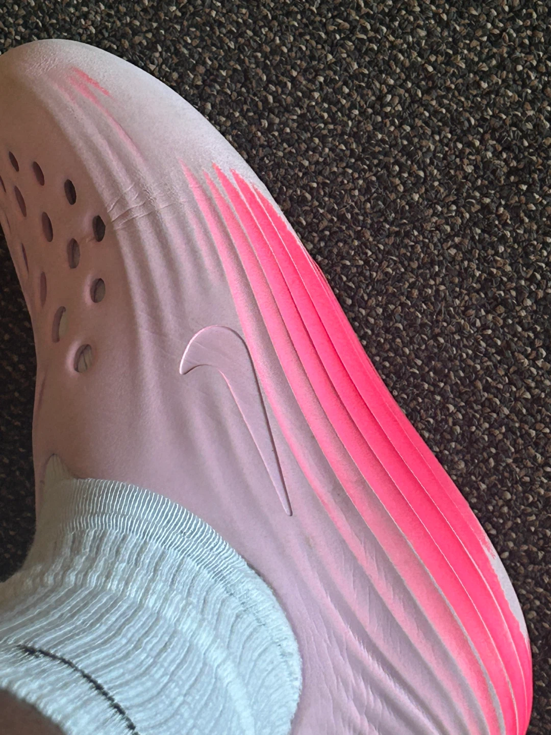 Size 9 Nike Pink rejuven 8 - photo 2