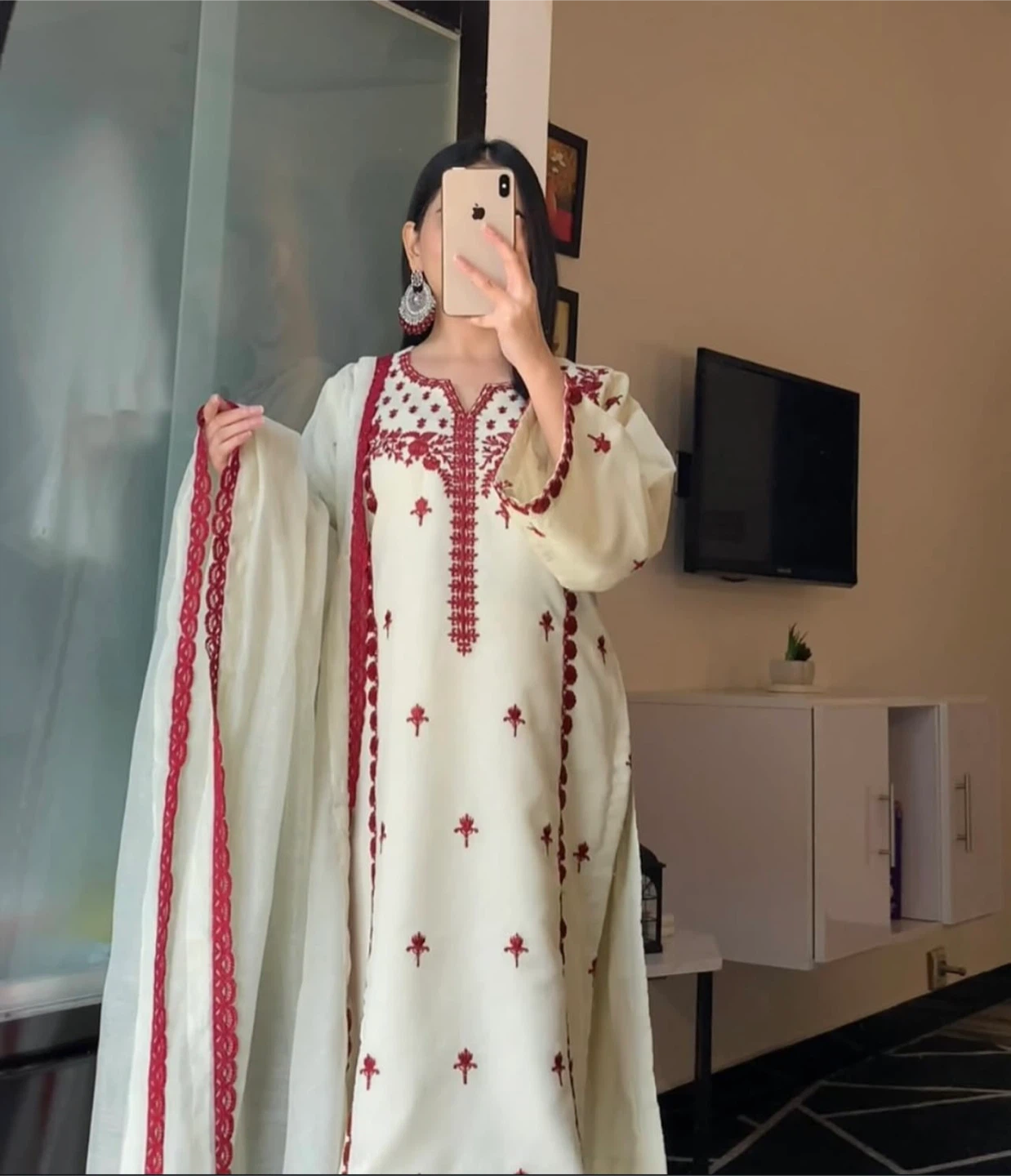 Cream Embroidered 3-Piece Suit with Red Accents - photo 3
