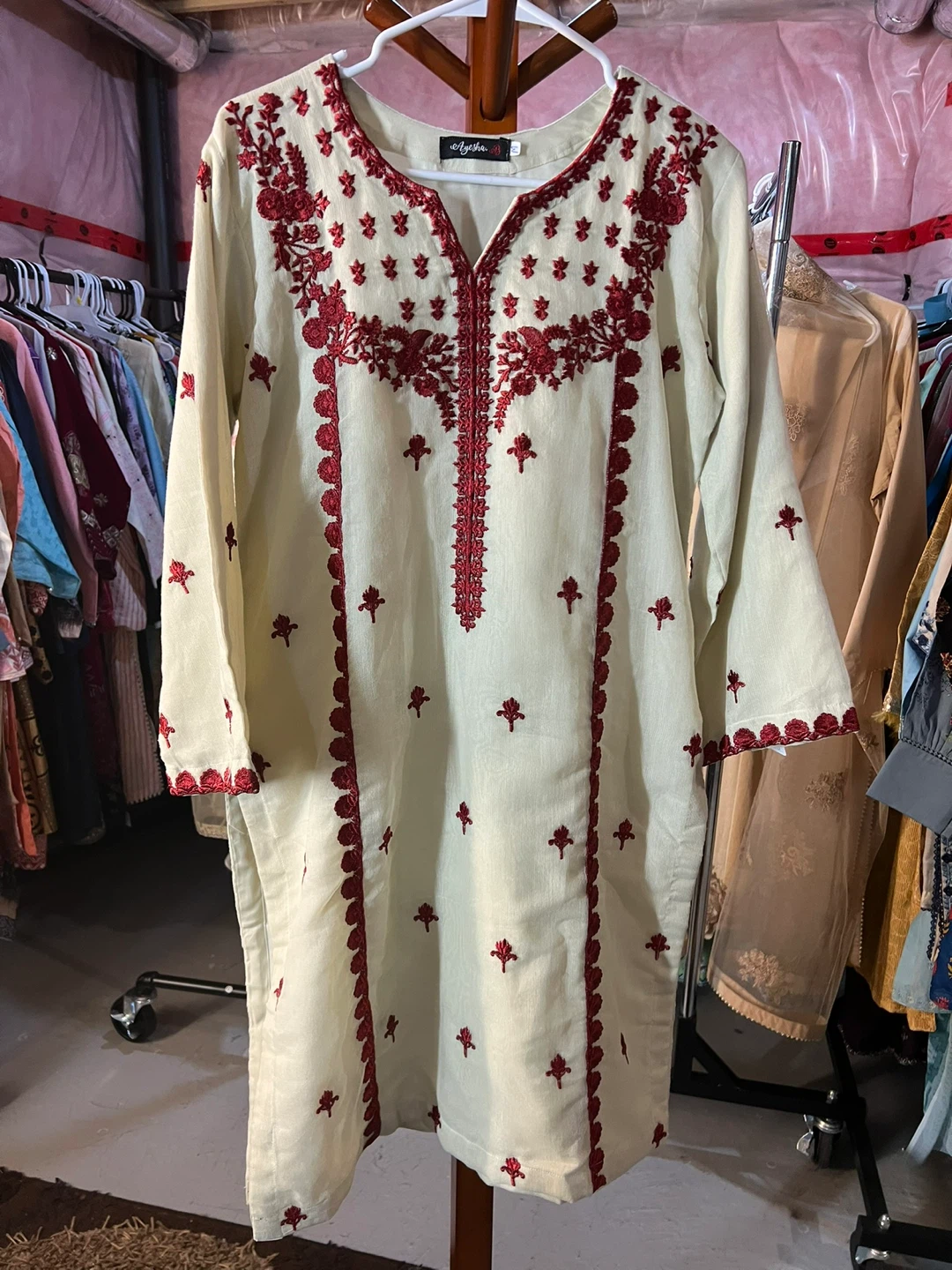 Cream Embroidered 3-Piece Suit with Red Accents - photo 5
