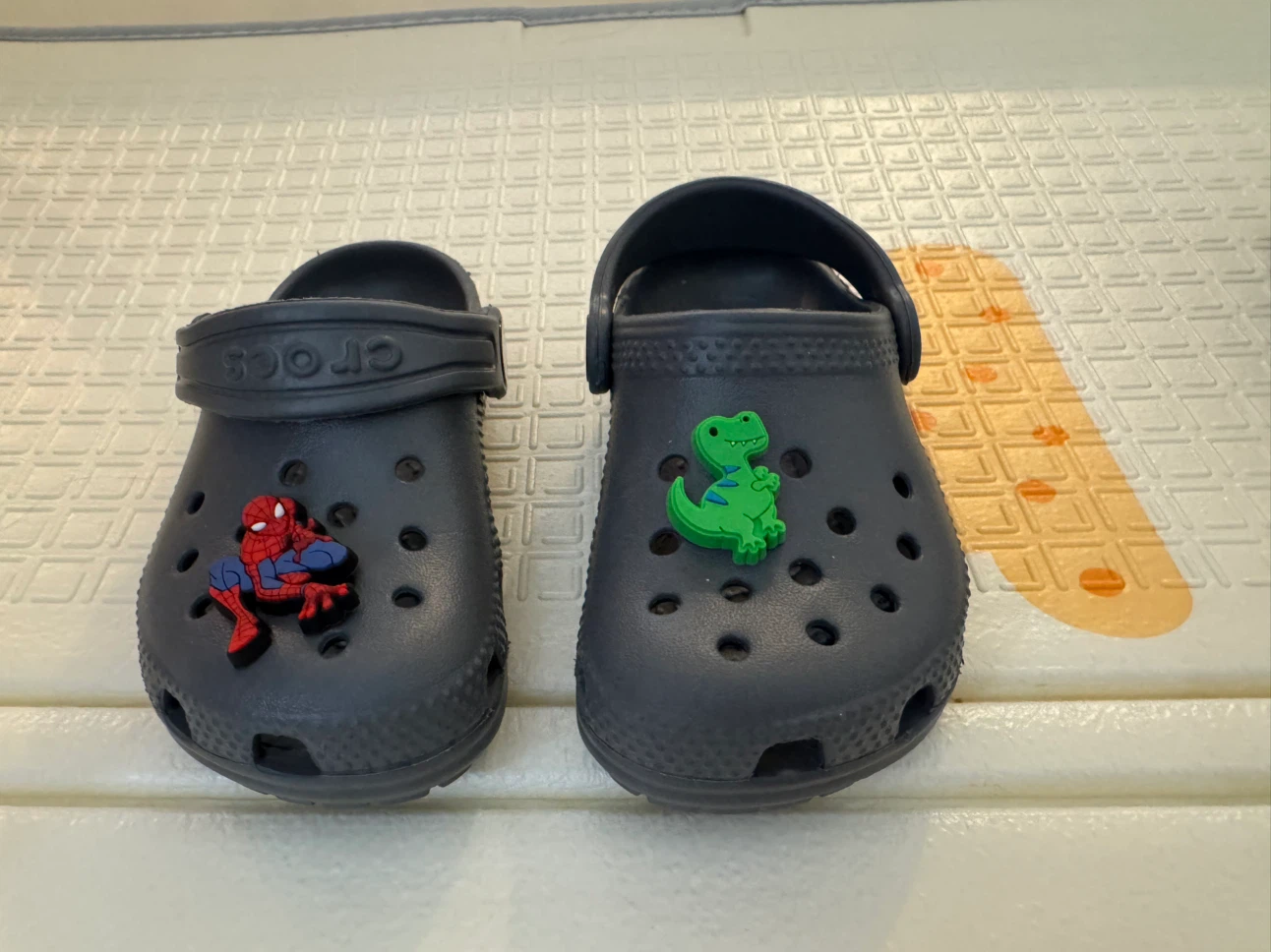 Assortment of Toddler Shoes - 7 Pairs (Price list in info) - photo 4