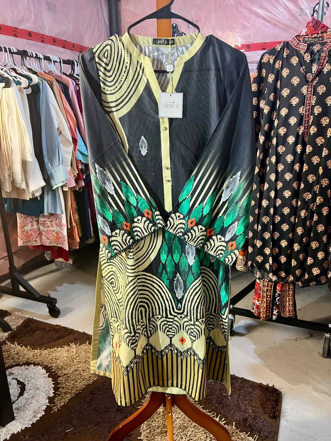 Three piece printed suit by Almirah brand - photo 3