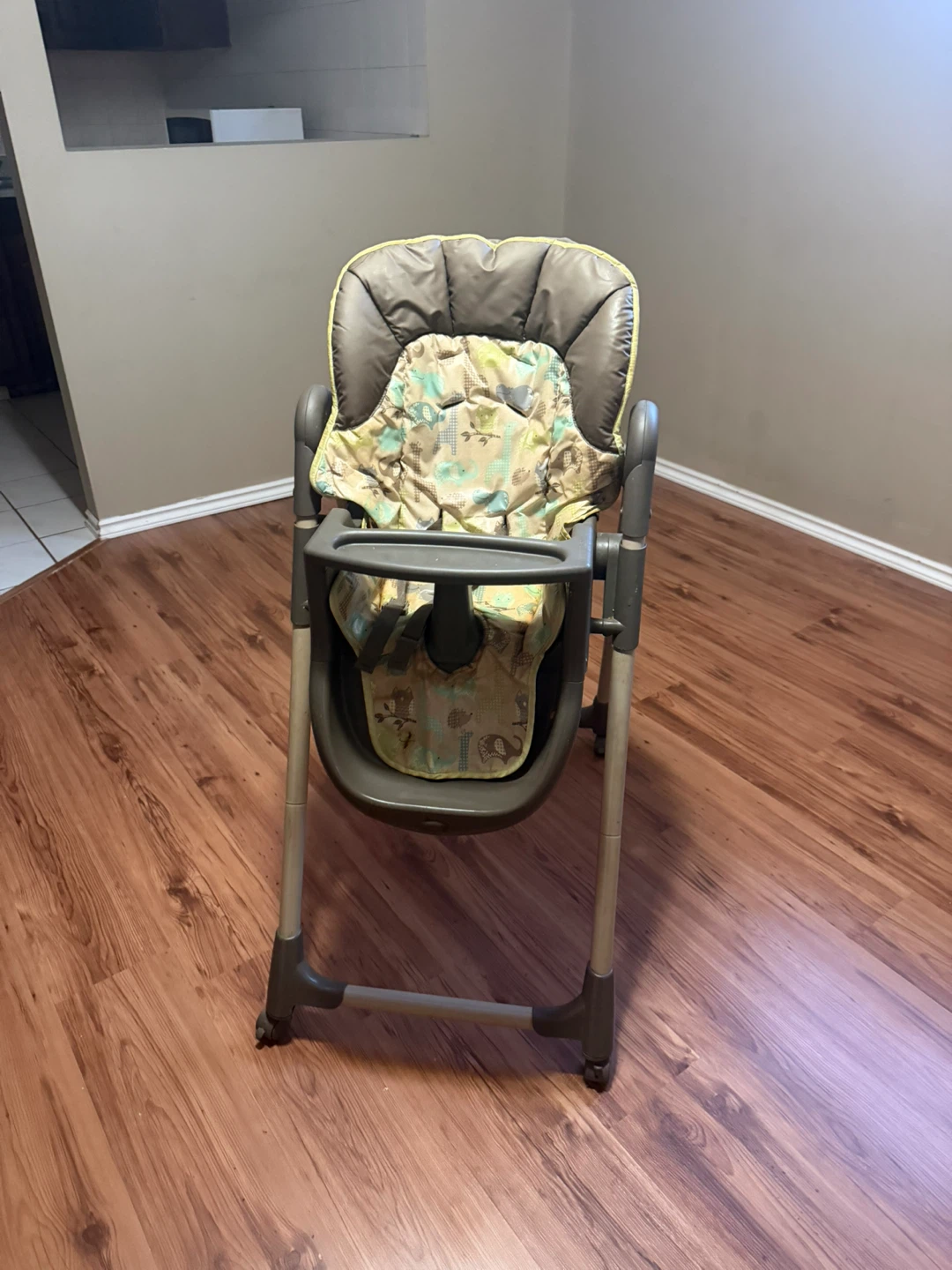 Graco High Chair - photo 2