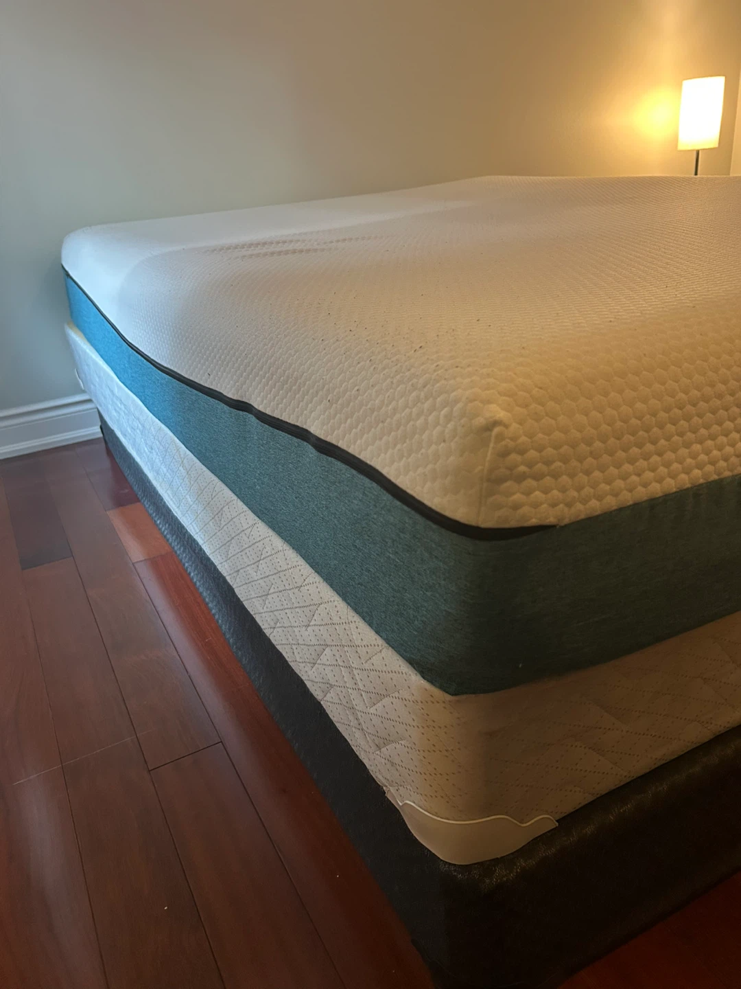 Free Queen size Mattress + 2 box