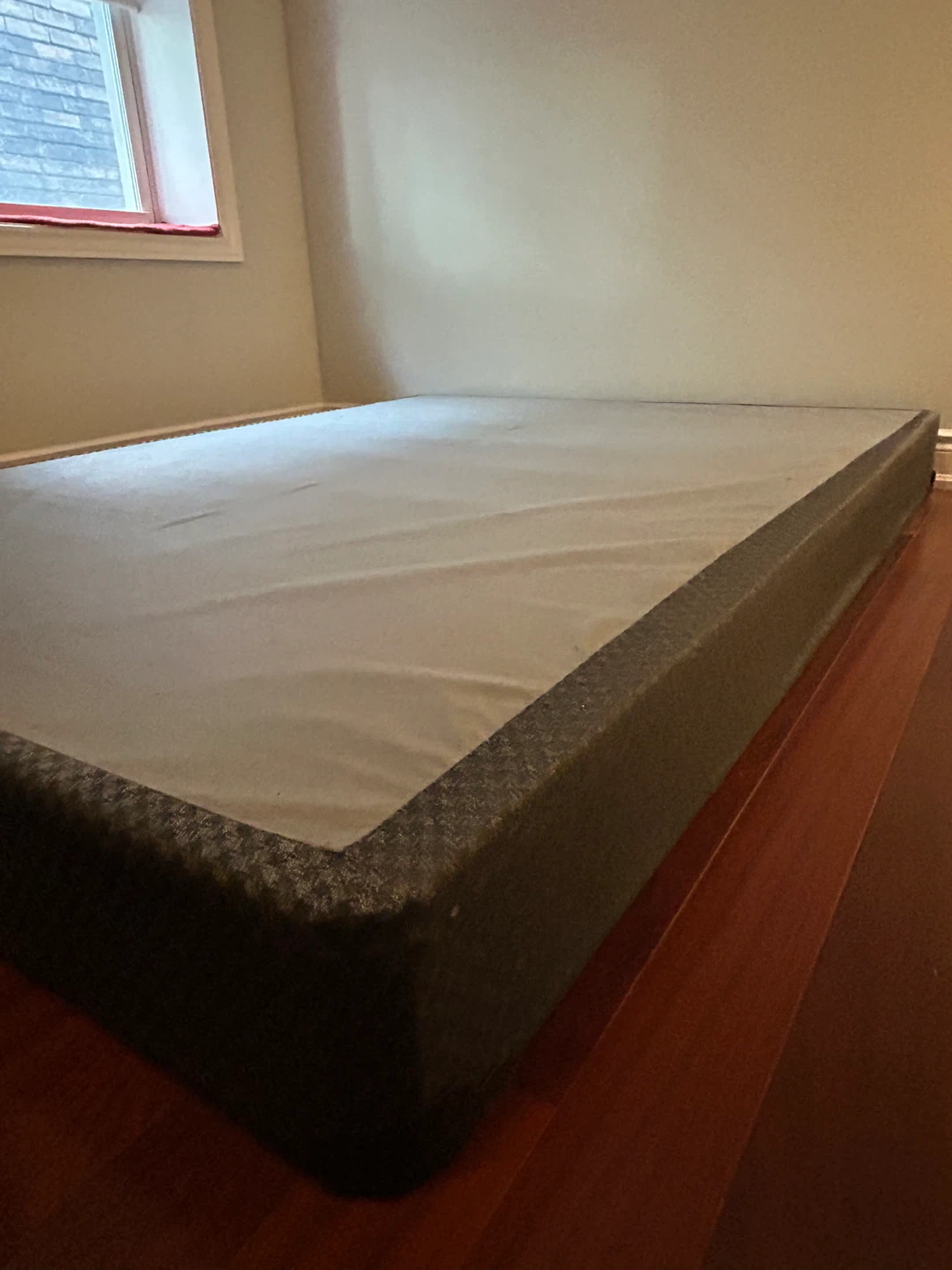 Free Queen size Mattress + 2 box - photo 4