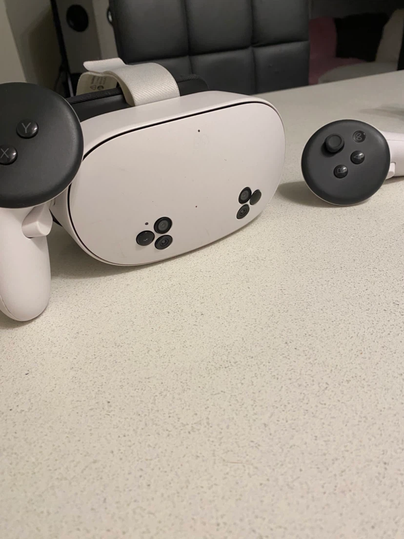 Meta Quest 3 VR Headset - photo 3