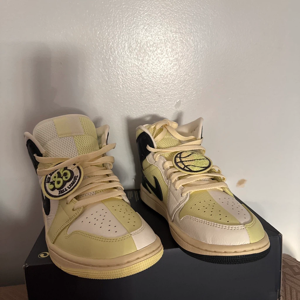 Air Jordan 1 Mid "Chill League"