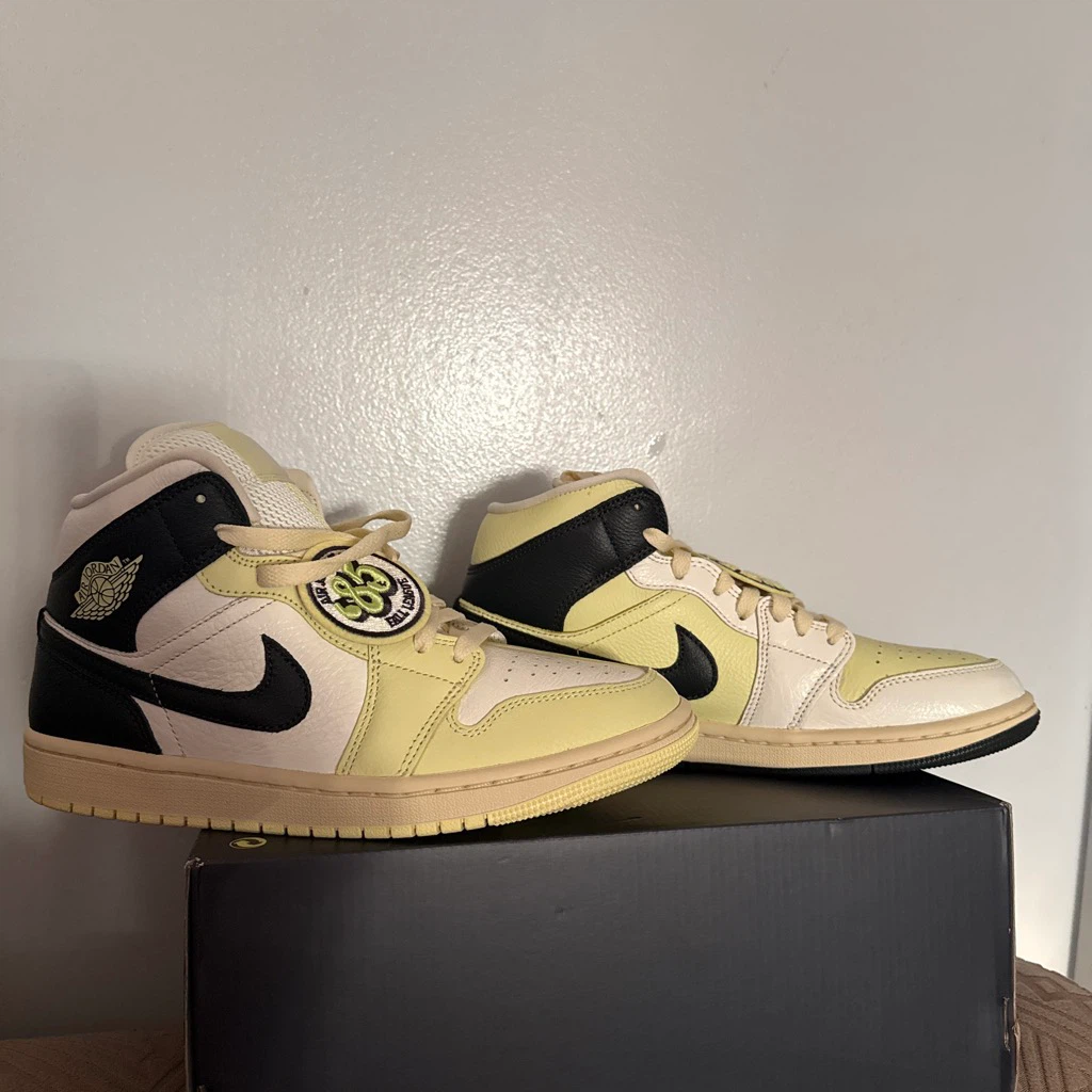 Air Jordan 1 Mid "Chill League" - photo 2