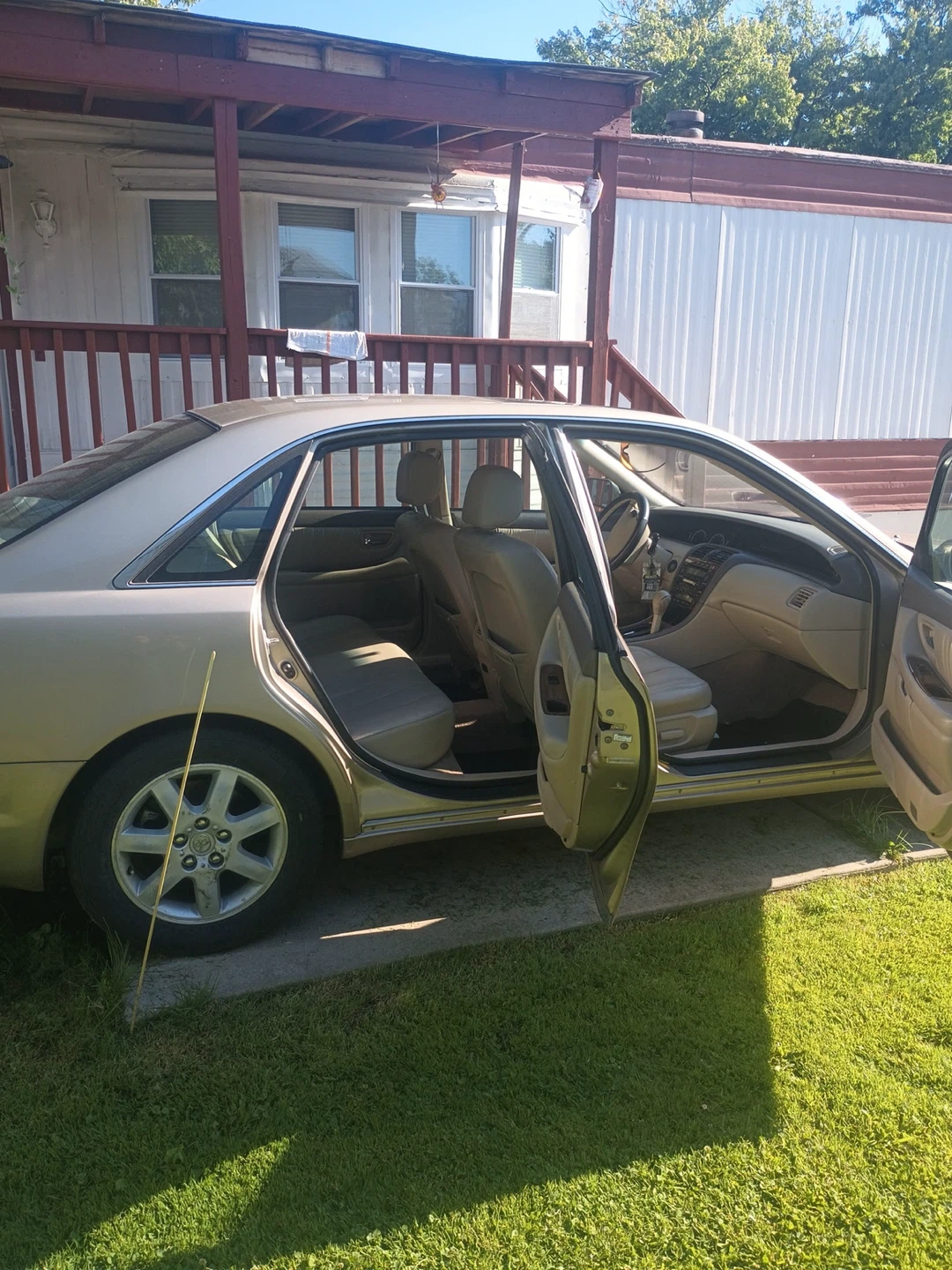 Toyota Avalon XLE Sedan - photo 5
