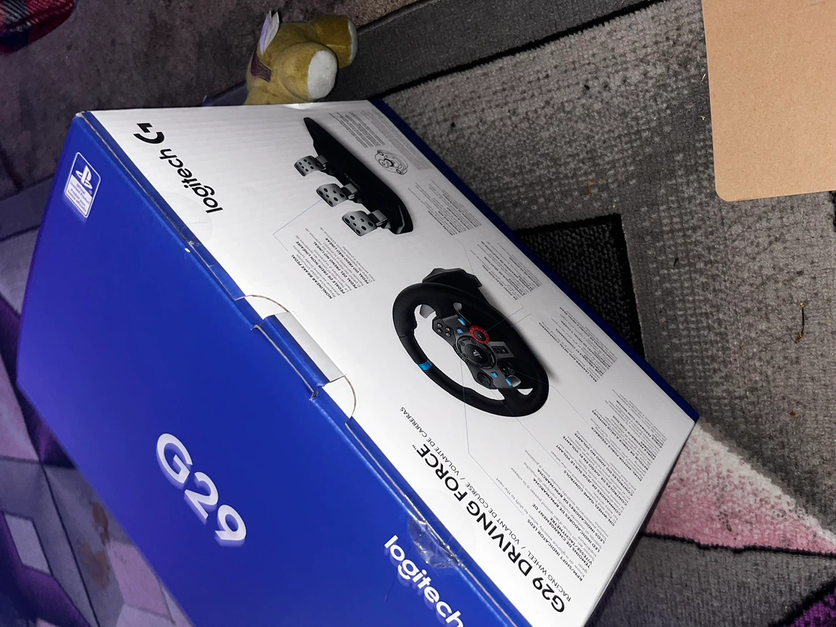 Logitech G29 Driving Force Racing Wheel and Pedals