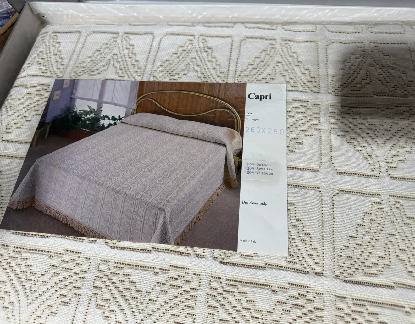 Capri Bedspread 260x280