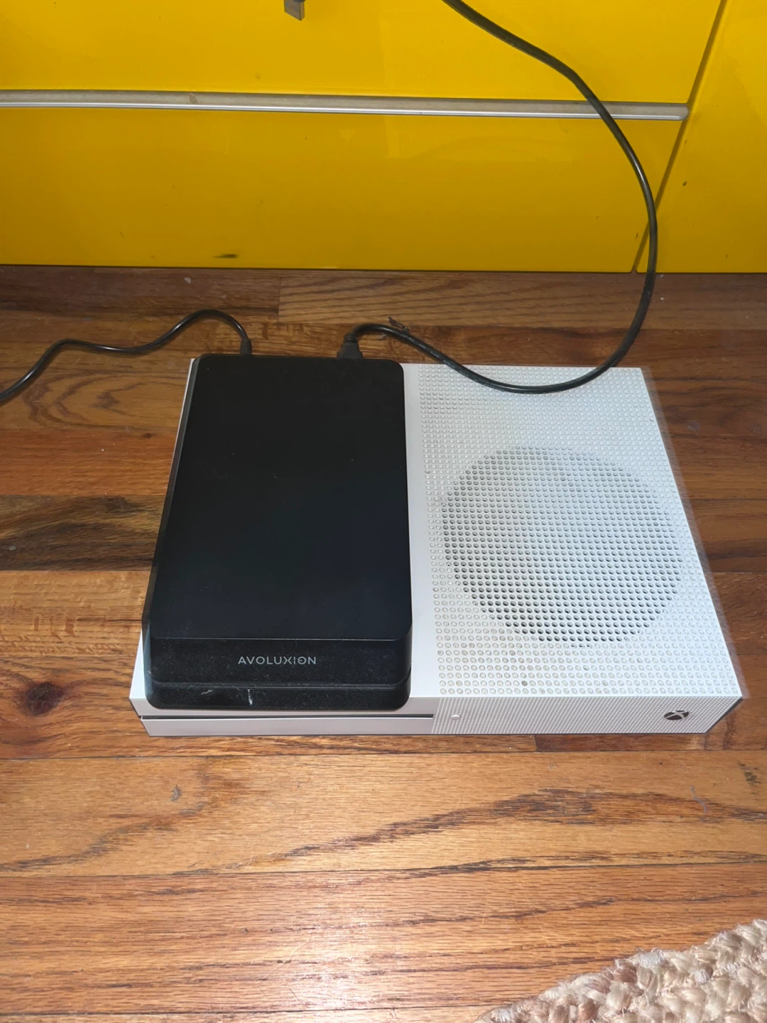 Microsoft Xbox One S Console with 5 terabyte bank - photo 3