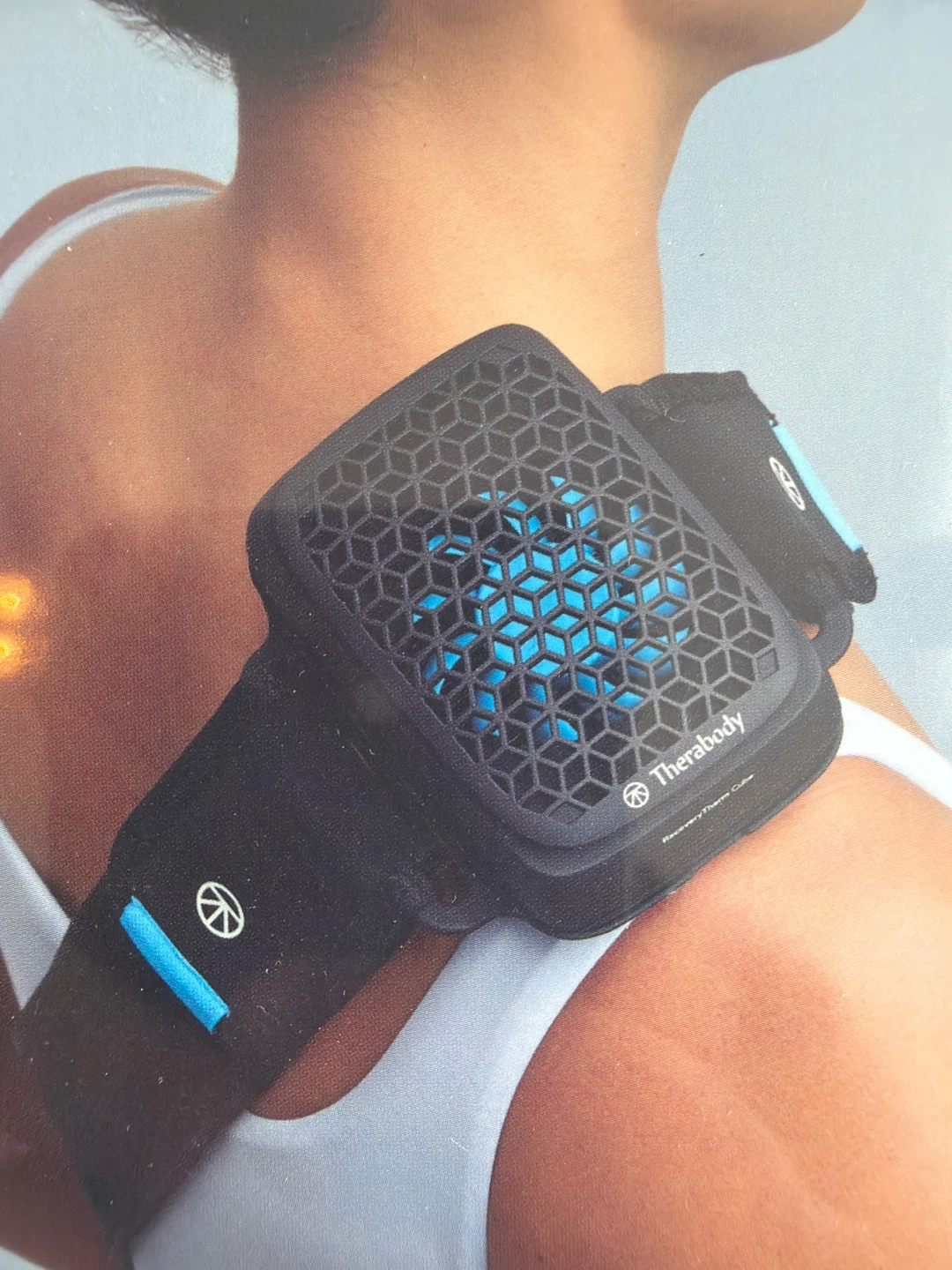 Therabody RecoveryTherm Cube Hot & Cold Therapy Device - photo 2
