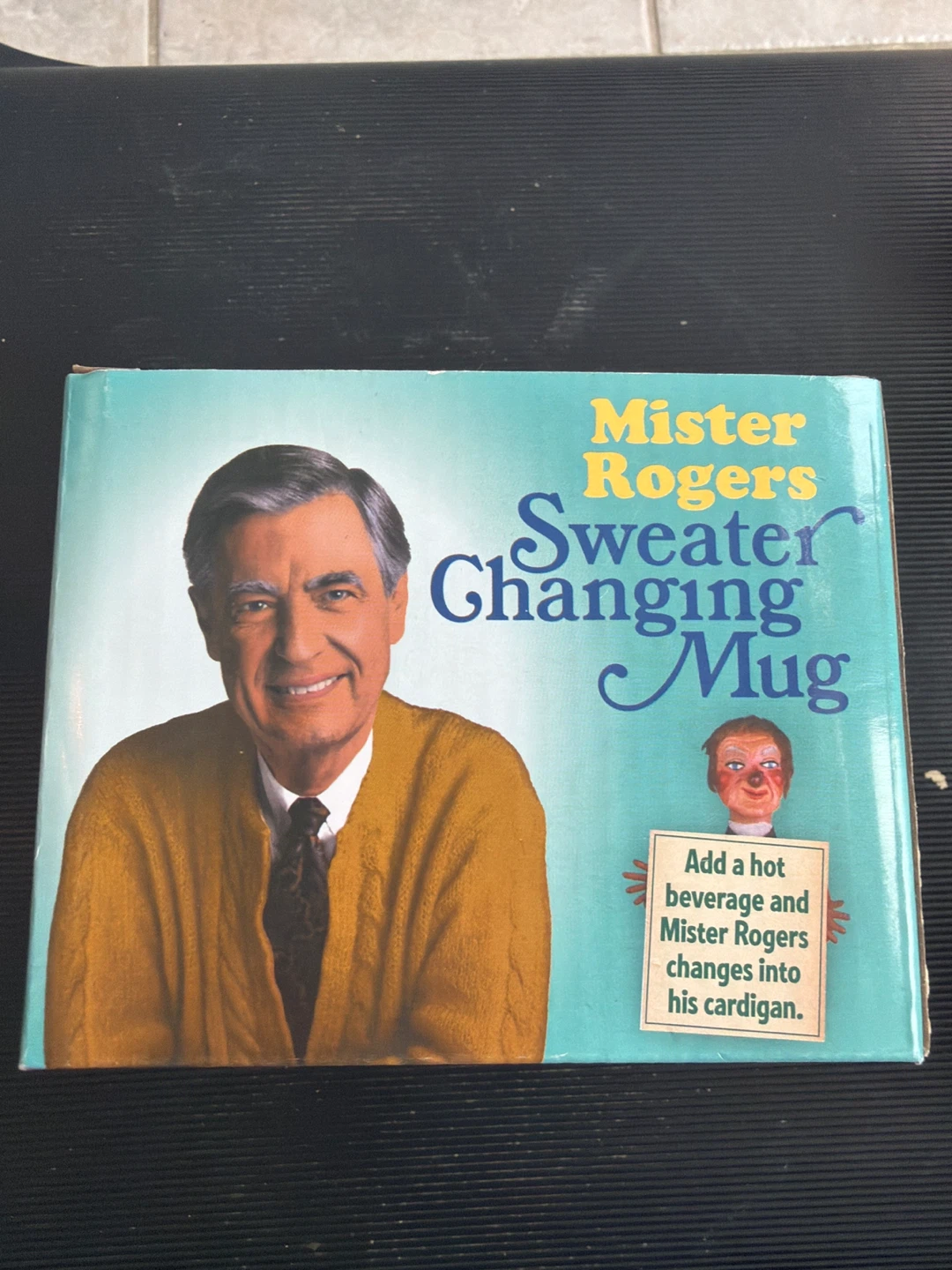 Mister Rogers Sweater Changing Mug - photo 2
