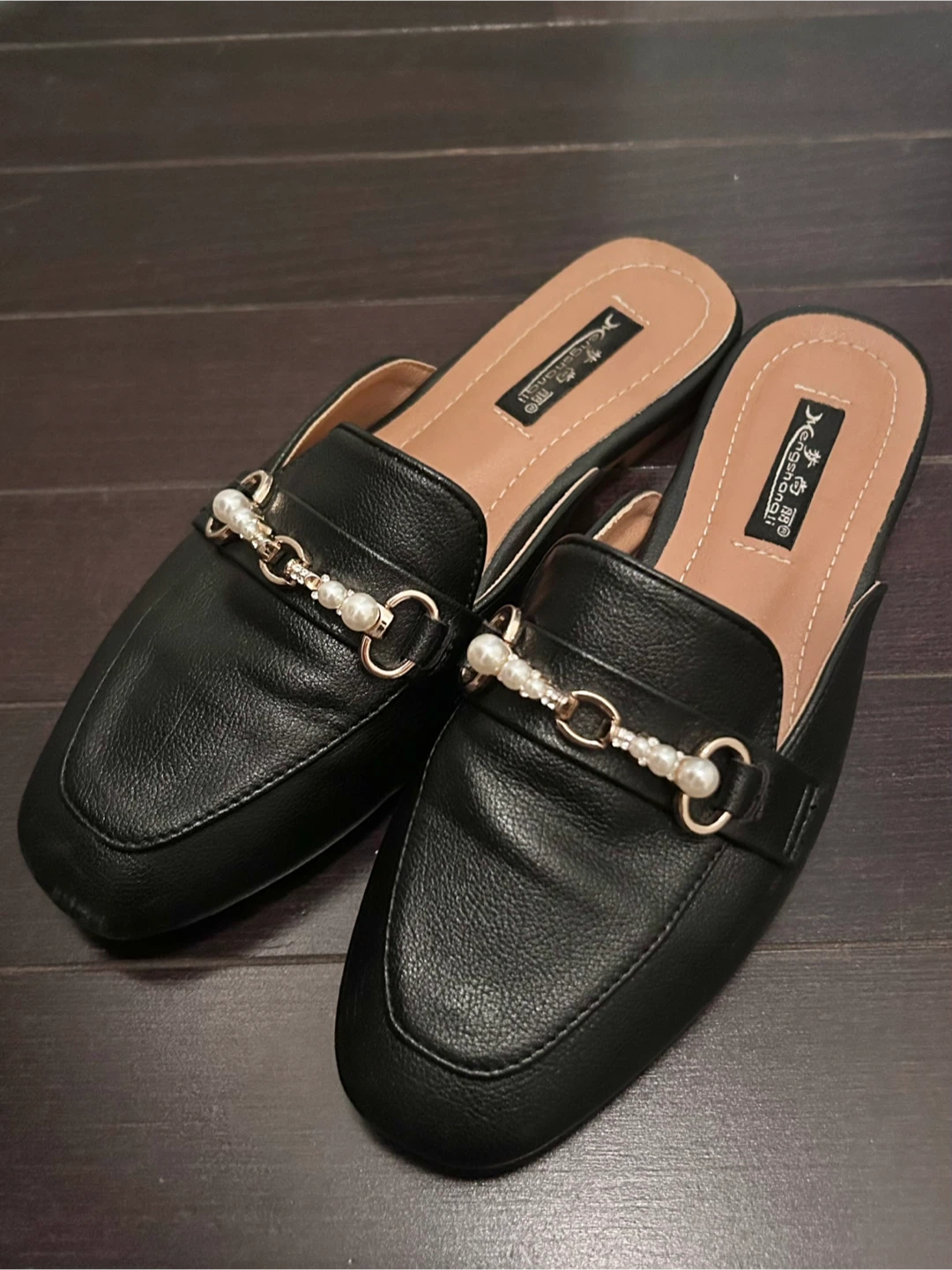 Mules with pearl accent