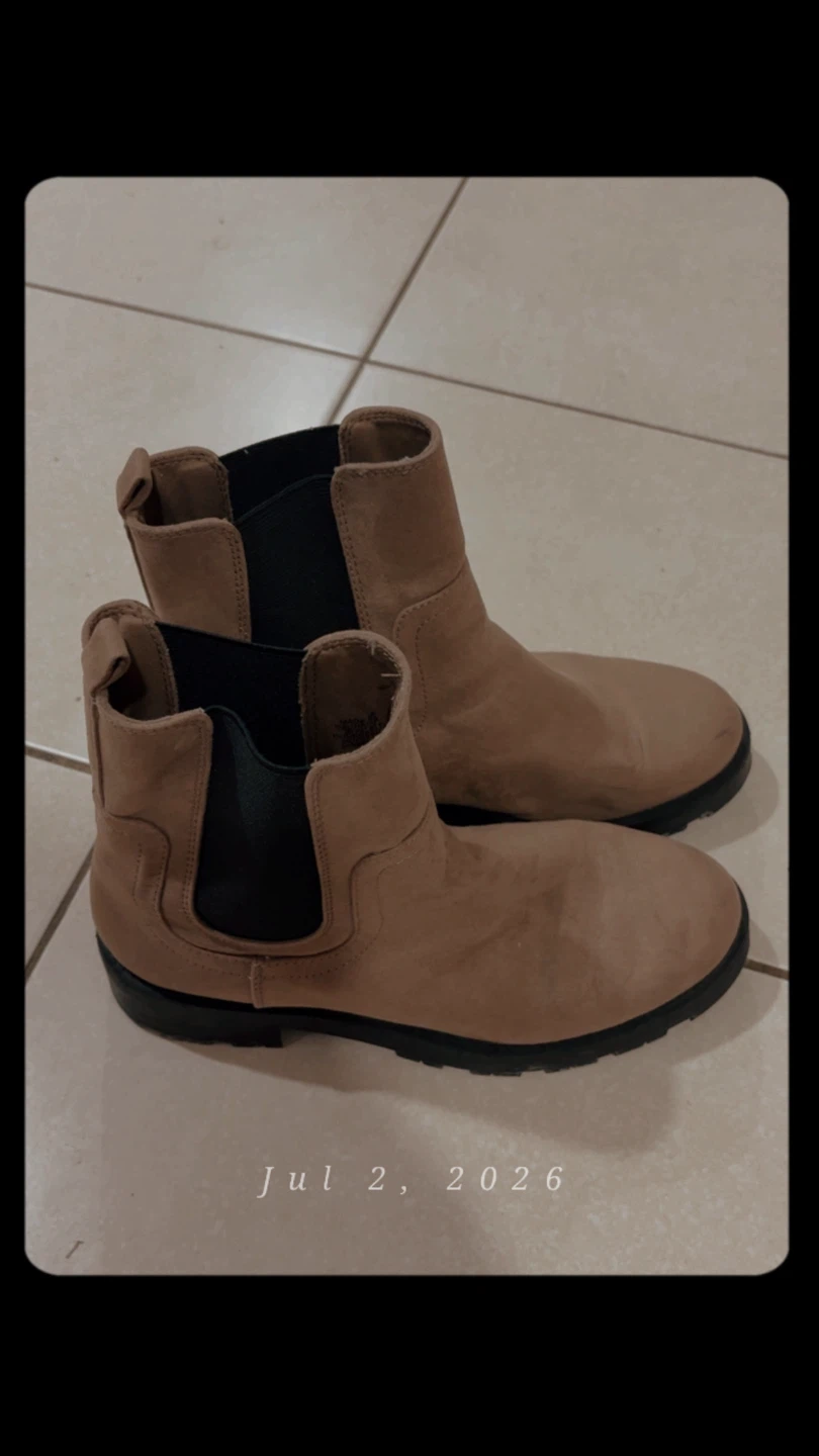 Shoot your offer for branded boots