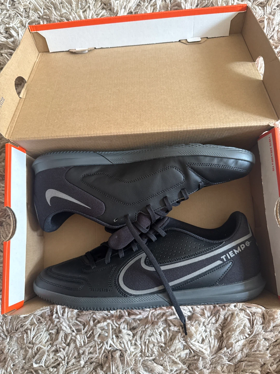 Nike Legend 9 Club IC Indoor Soccer Shoes