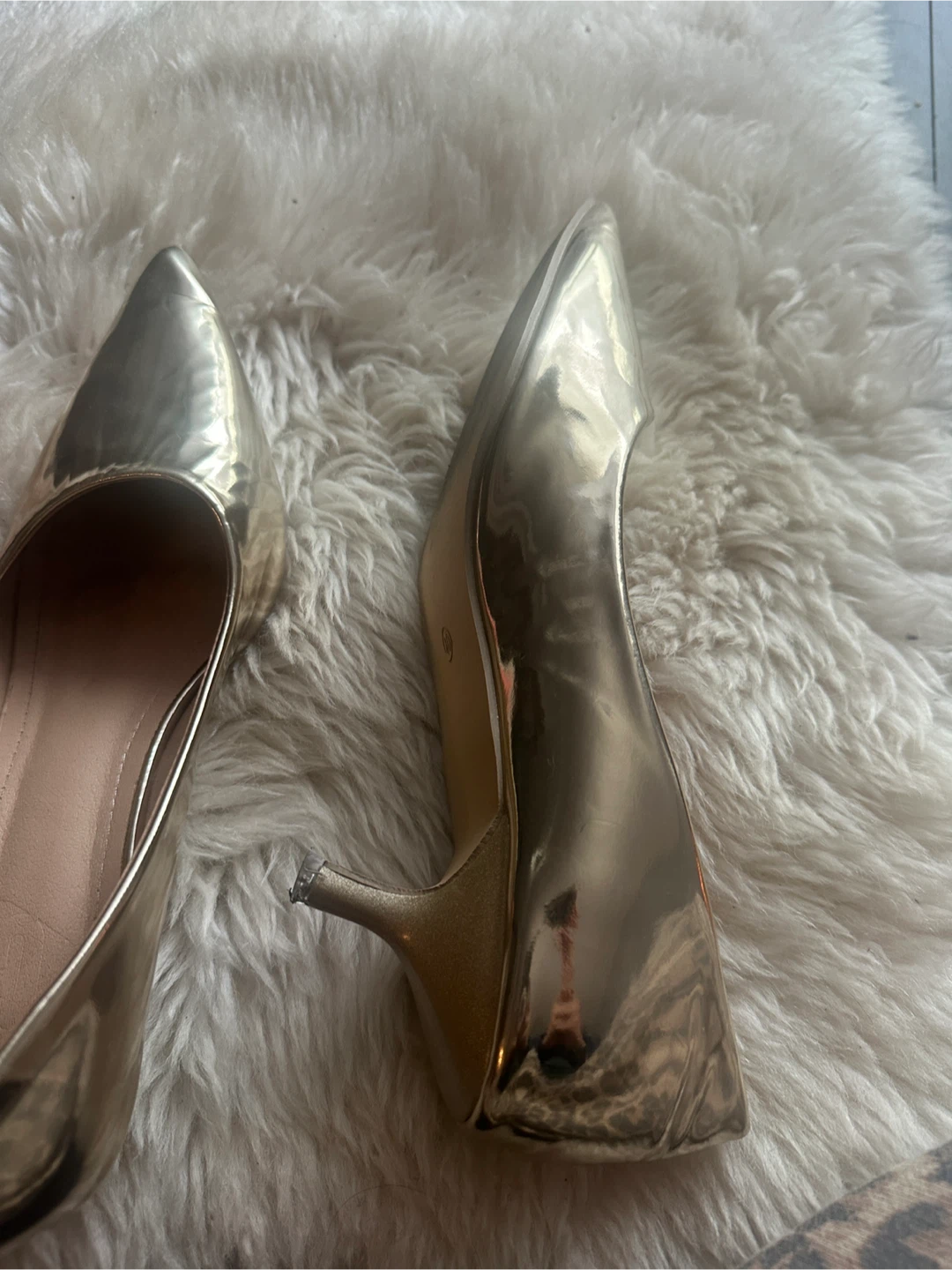 Gold Pointed Toe Kitten heels - photo 3