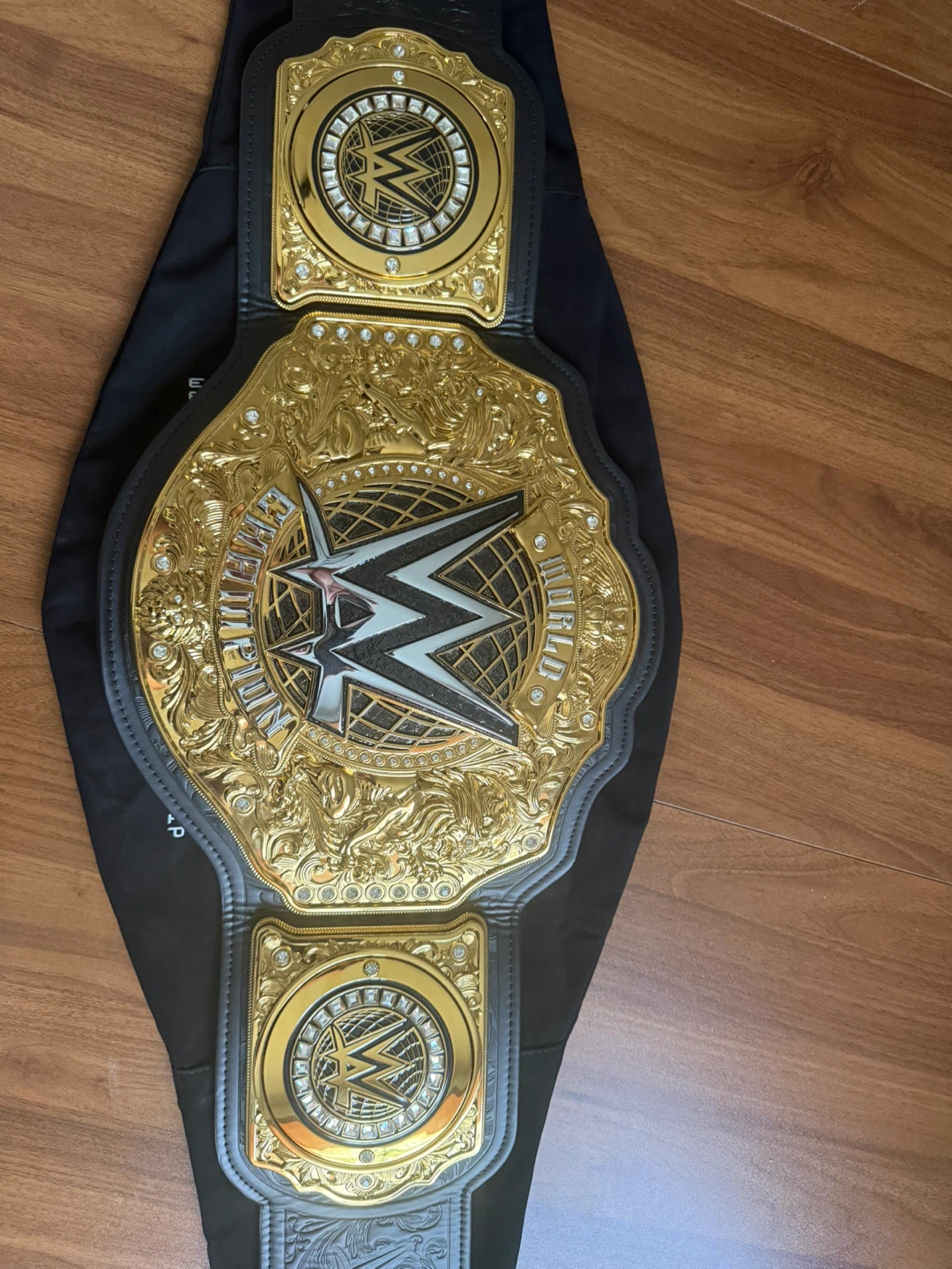 WWE World Heavyweight Championship Replica Belt - photo 3
