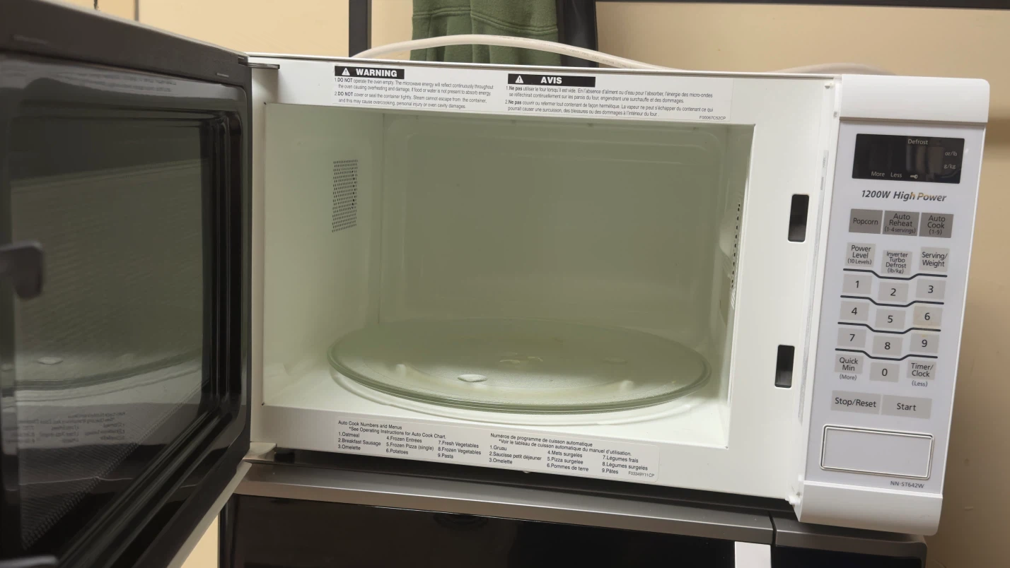 Panasonic 1200W High Power Microwave - photo 2