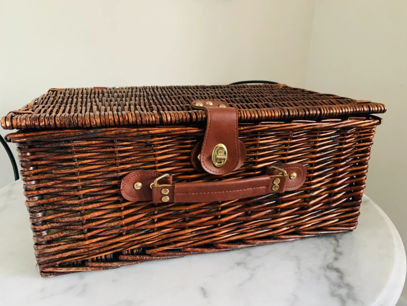 NEW Set of 4 Wicker Picnic Basket - photo 2
