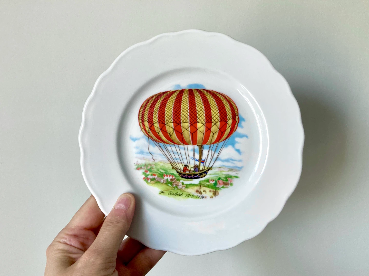 Set of 3 Vintage French Hot Air Balloon Plates - photo 3