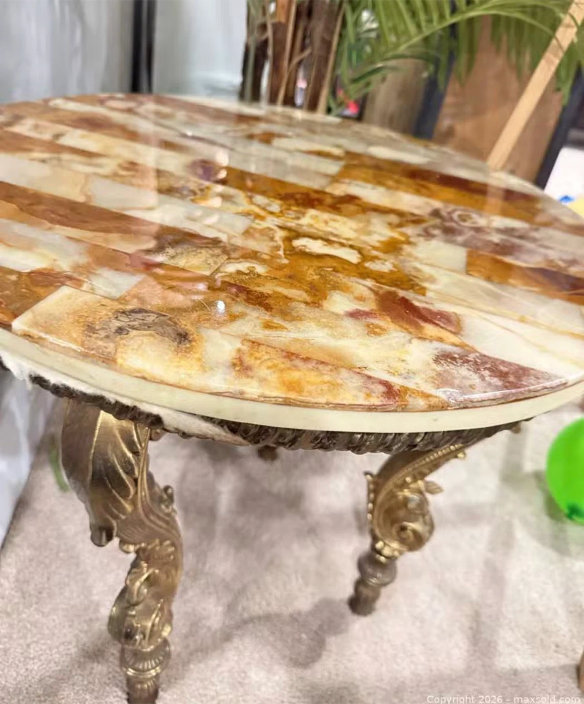 Round Onyx Side Table with Ornate Gold Legs - photo 3