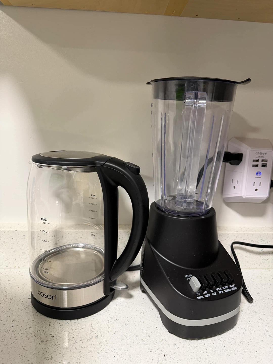 Cosori Glass Electric Kettle and Black Blender Set