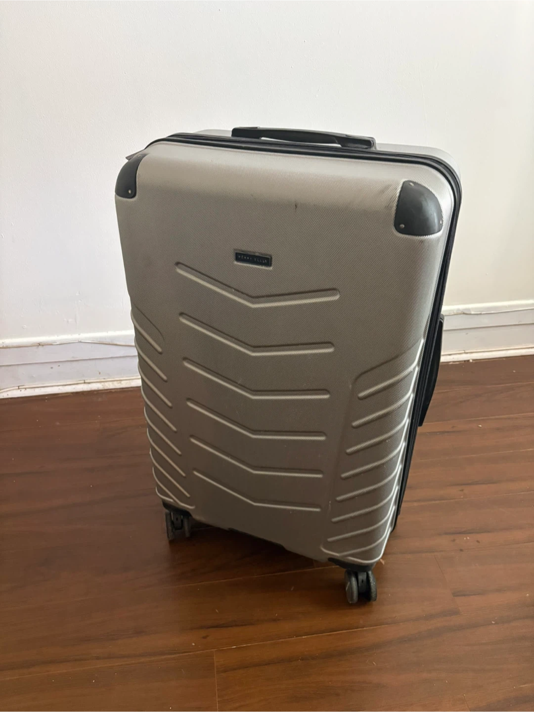 Perry Ellis Silver Hardside Spinner Luggage