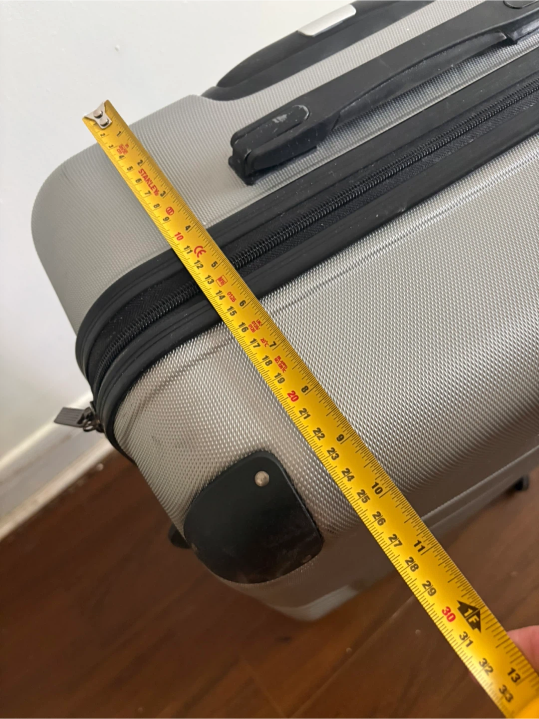 Perry Ellis Silver Hardside Spinner Luggage - photo 5