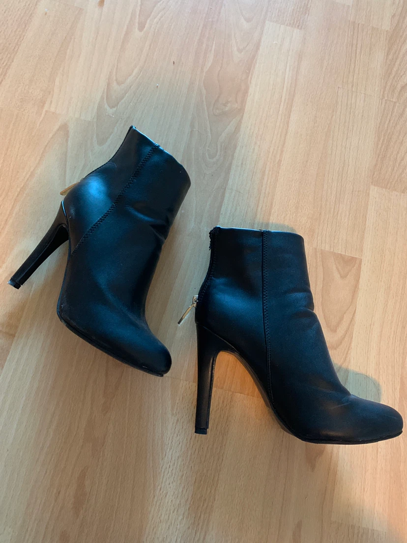 Black Ankle Boots with Side Zippers