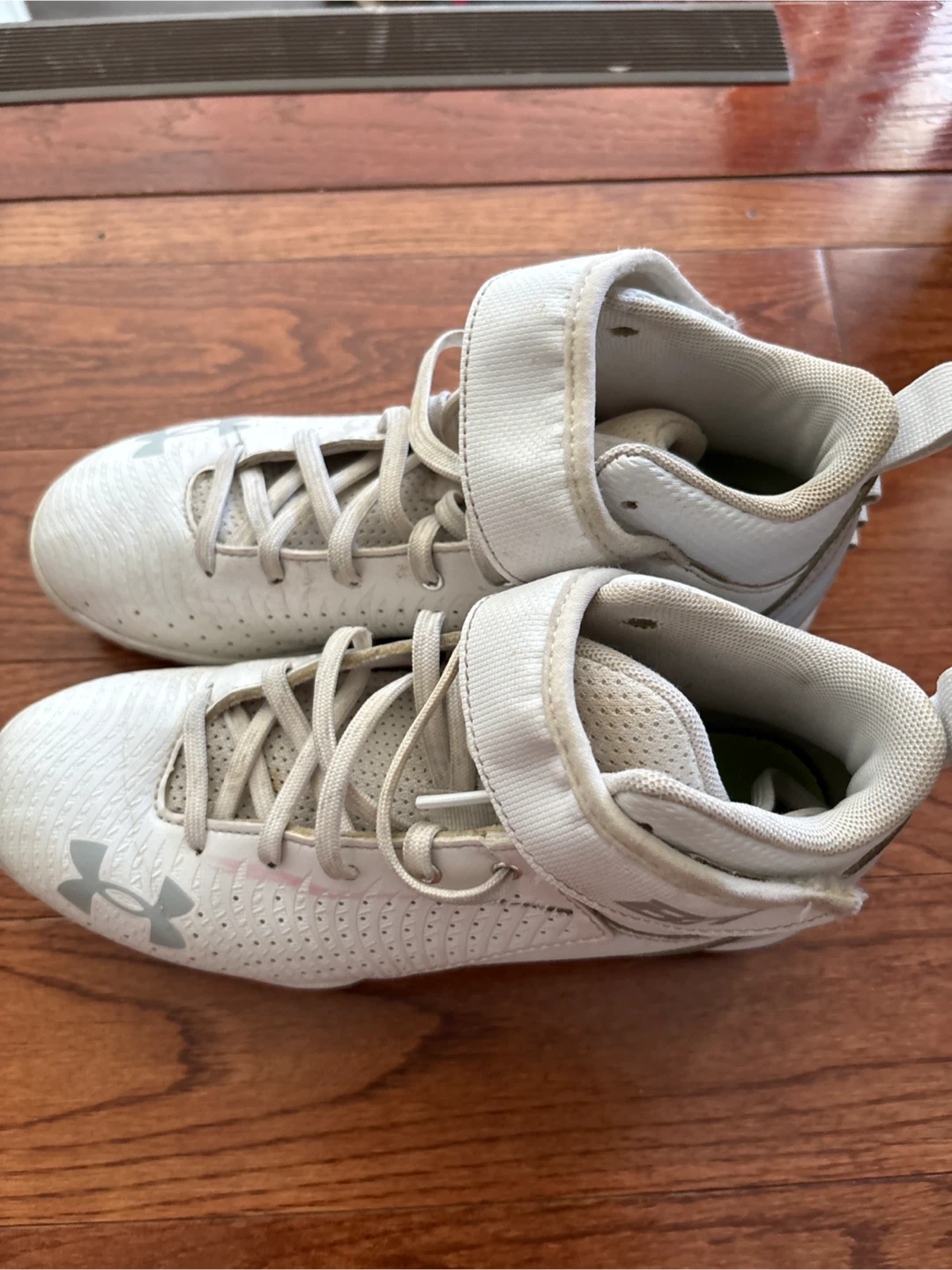 Under Armour White Baseball Cleats