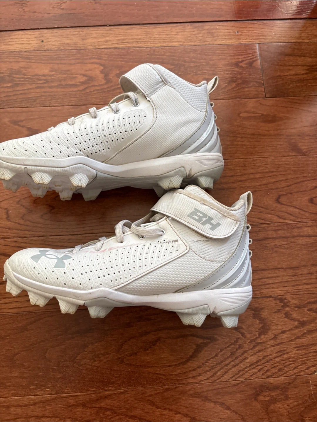 Under Armour White Baseball Cleats - photo 2
