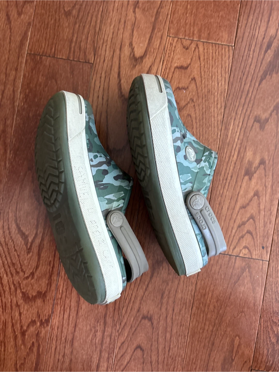Crocs Size 1 Camo Clogs - photo 3