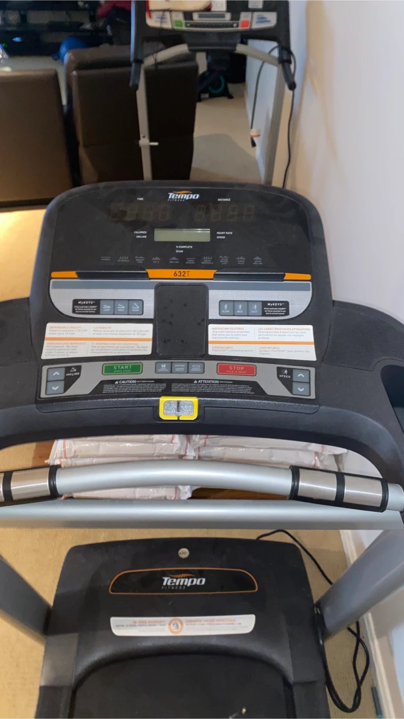 Tempo 632T Treadmill NO KEY - photo 2