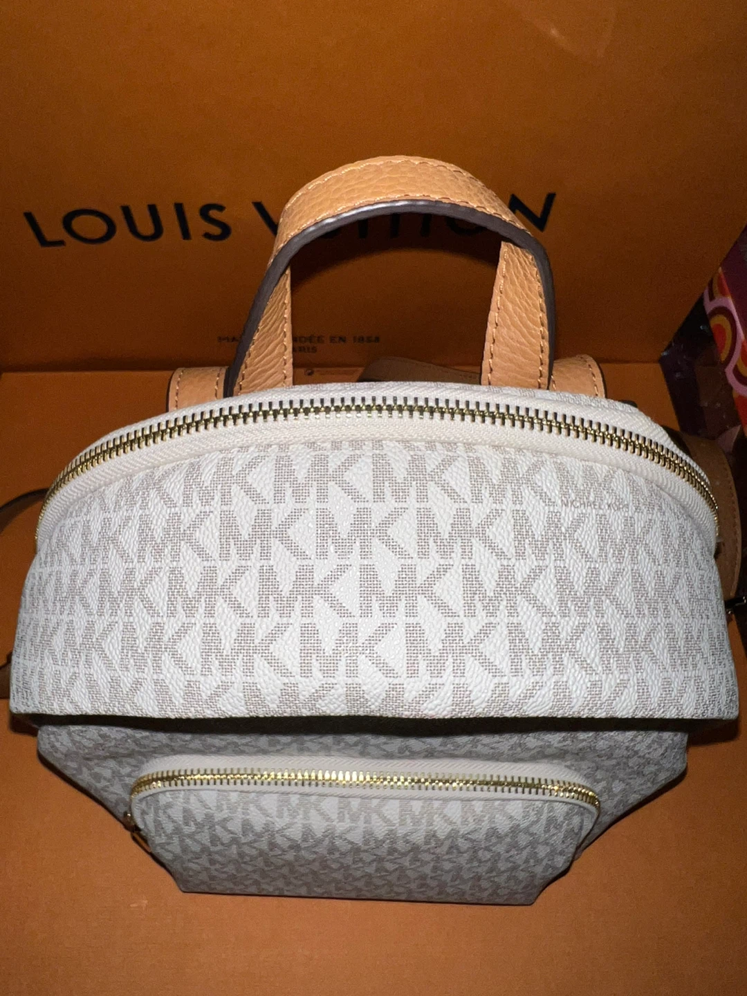 Michael Kors Erin Medium Backpack - photo 2
