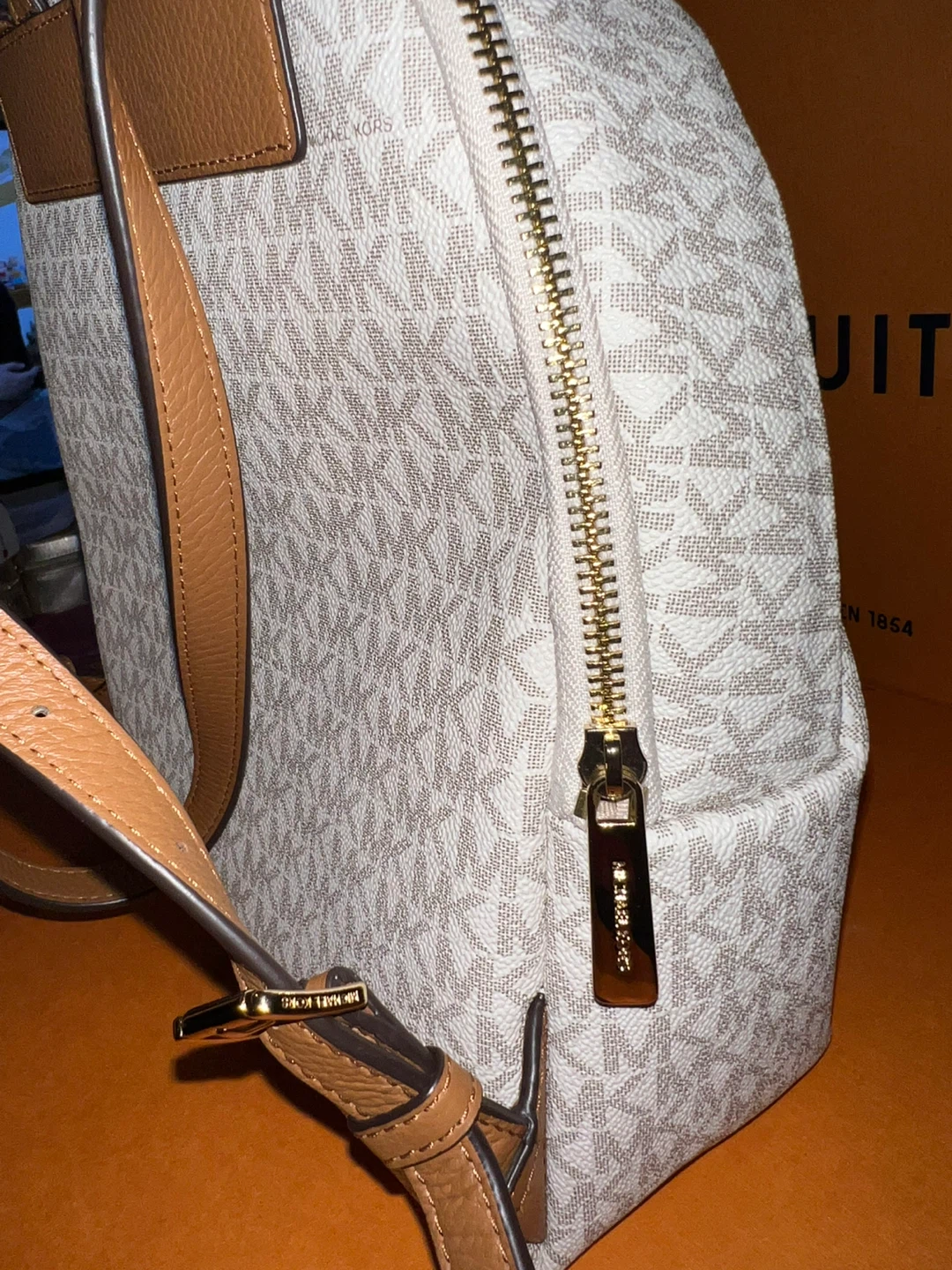 Michael Kors Erin Medium Backpack - photo 5